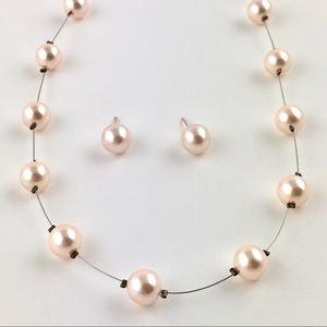 ⚡️Host Pick⚡️Pale Pink Faux Pearl Necklace & Earrings